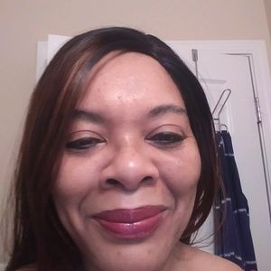 Meet your Posher, Claudia